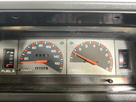1993-Ford-Courier-3000-4x4-Leisure-Double-Cab_2