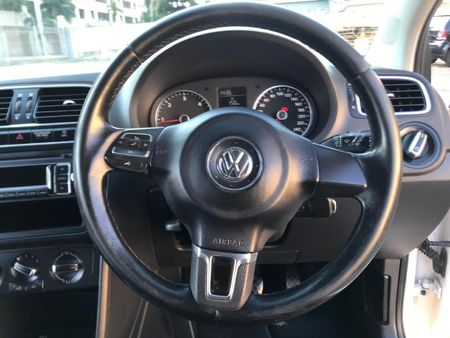 2014-Volkswagen-Polo-12-TDI-Bluemotion-5-dr_10