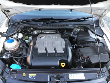 2014-Volkswagen-Polo-12-TDI-Bluemotion-5-dr_19