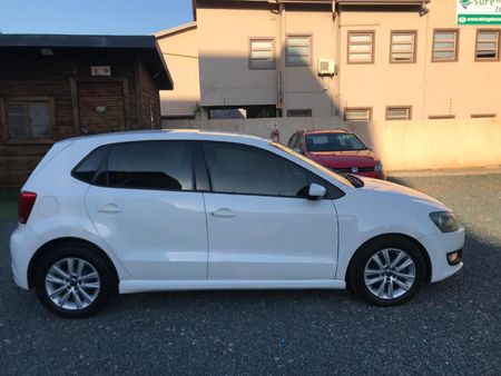 2014-Volkswagen-Polo-12-TDI-Bluemotion-5-dr_2
