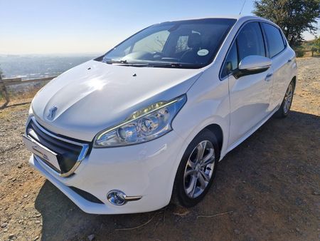 2013-Peugeot-208-16-VTi-Allure-Auto-5-dr_0
