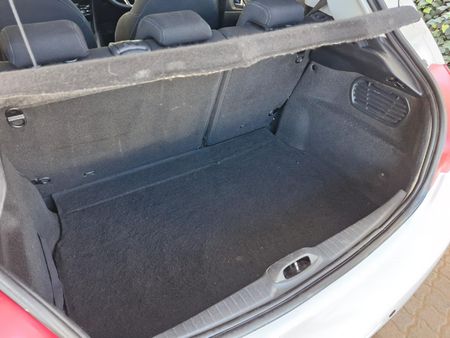 2013-Peugeot-208-16-VTi-Allure-Auto-5-dr_11