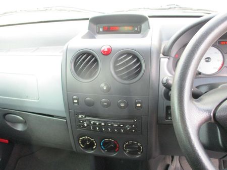 2005-Peugeot-Partner-20-Grand-Raid_9