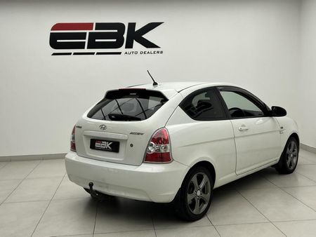 2007-Hyundai-Accent-16-3-dr_5