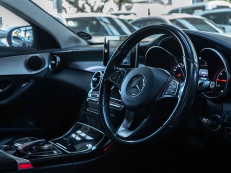 2016-Mercedes-Benz-C-Class-Mercedes-Benz-C180-auto_10
