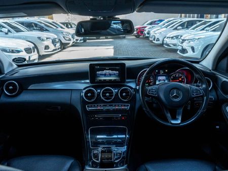 2016-Mercedes-Benz-C-Class-Mercedes-Benz-C180-auto_11