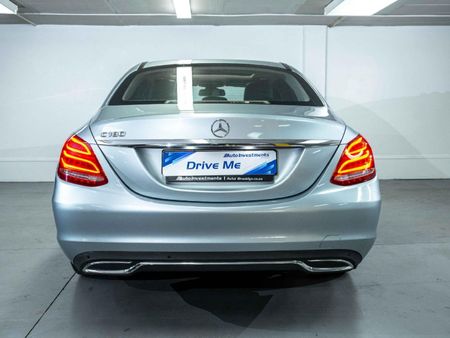 2016-Mercedes-Benz-C-Class-Mercedes-Benz-C180-auto_6