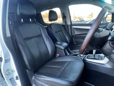 2020-Isuzu-D-Max-300-LX-4x4-Auto-Double-Cab_9