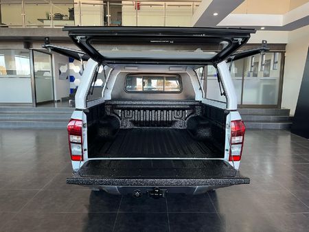 2020-Isuzu-D-Max-300-LX-4x4-Auto-Double-Cab_7
