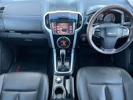 2020-Isuzu-D-Max-300-LX-4x4-Auto-Double-Cab_8