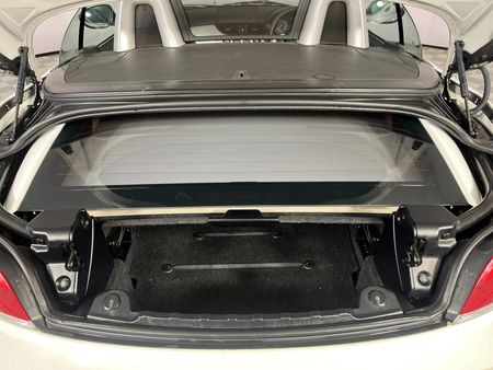 2013-BMW-Z4-sDrive20i_10