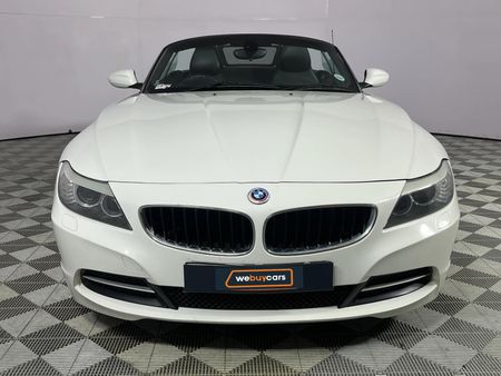 2013-BMW-Z4-sDrive20i_11