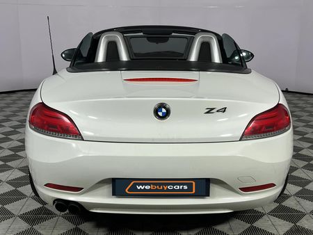 2013-BMW-Z4-sDrive20i_14
