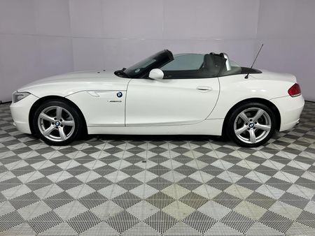 2013-BMW-Z4-sDrive20i_15