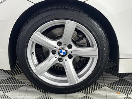 2013-BMW-Z4-sDrive20i_2