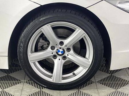 2013-BMW-Z4-sDrive20i_3