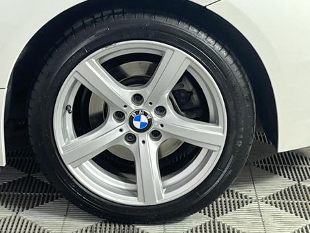 2013-BMW-Z4-sDrive20i_4
