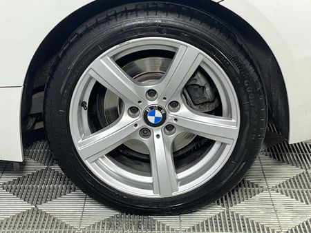 2013-BMW-Z4-sDrive20i_5