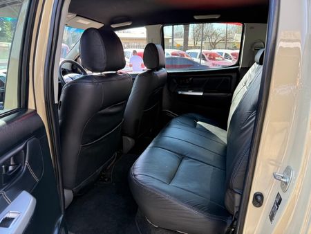 2015-Toyota-Hilux-27-VVTi-Legend-45-Raised-Body-Double-Cab_10
