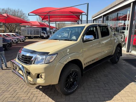 2015-Toyota-Hilux-27-VVTi-Legend-45-Raised-Body-Double-Cab_4