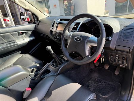 2015-Toyota-Hilux-27-VVTi-Legend-45-Raised-Body-Double-Cab_6