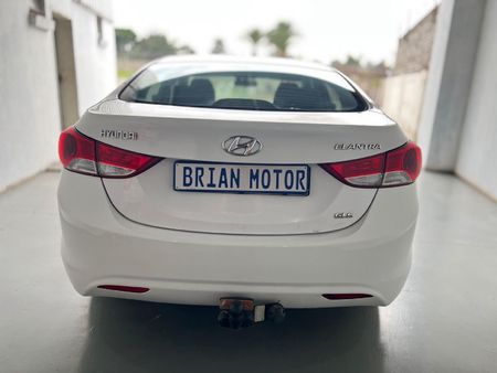 2013-Hyundai-Elantra-16-GLS-Premium_6