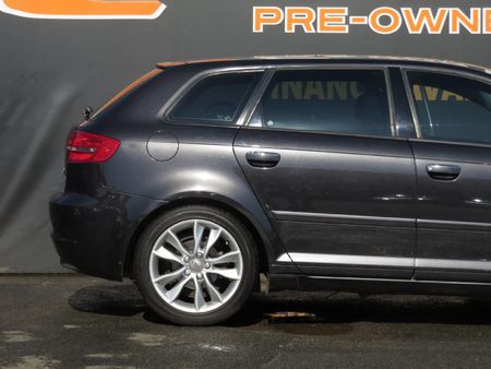2010-Audi-A3-Sportback-18-TFSI-Ambition_11
