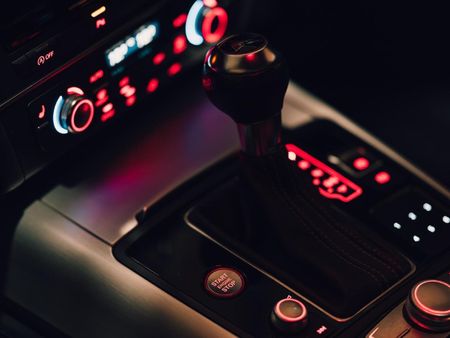 2016-Audi-RS6-Avant-quattro_10
