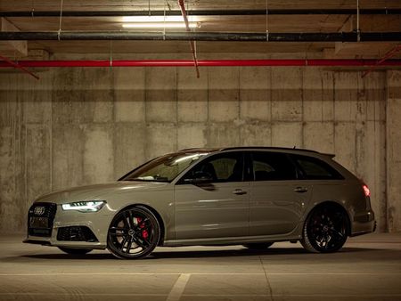 2016-Audi-RS6-Avant-quattro_13