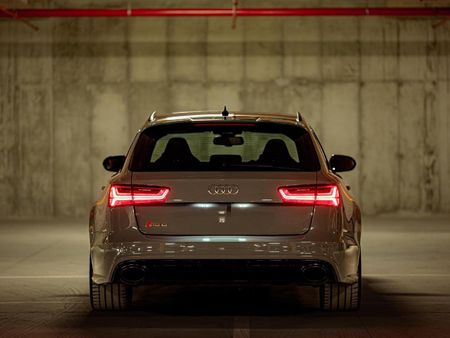 2016-Audi-RS6-Avant-quattro_14