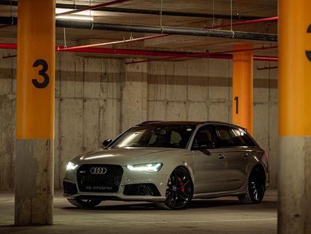 2016-Audi-RS6-Avant-quattro_15
