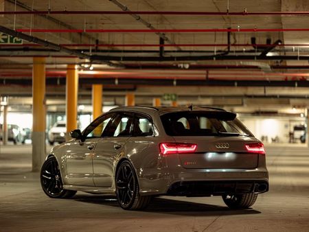 2016-Audi-RS6-Avant-quattro_18