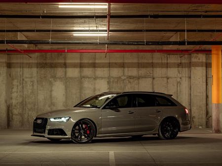 2016-Audi-RS6-Avant-quattro_19
