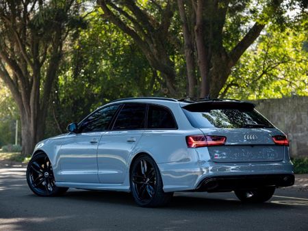 2016-Audi-RS6-Avant-quattro_4