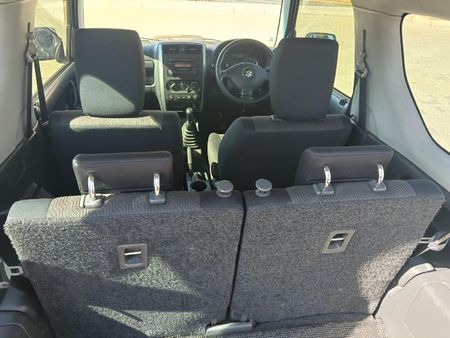 2013-Suzuki-Jimny-13_9