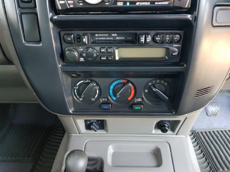 1998-Nissan-Patrol-45E-GL_13