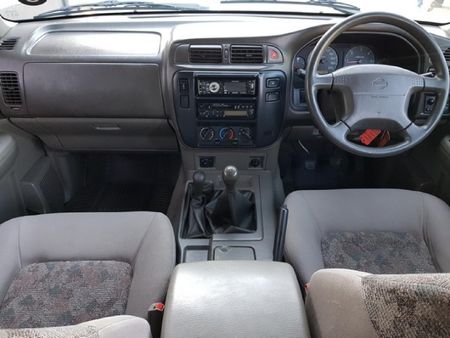 1998-Nissan-Patrol-45E-GL_6