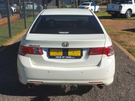 2010-Honda-Accord-24-Executive-Auto_3