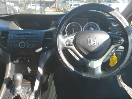 2010-Honda-Accord-24-Executive-Auto_5