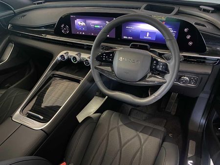 2025-Omoda-C9-15T-AWD-Phev_10