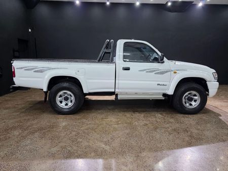 2003-Toyota-Hilux-2700i-Raider-Raised-Body-Single-Cab_3