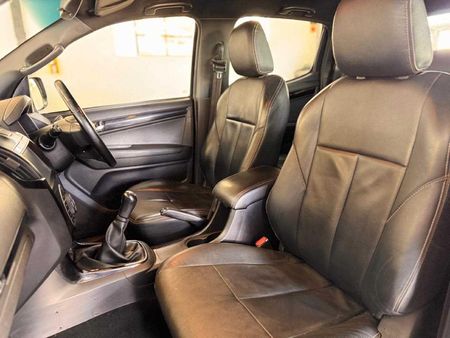 2022-Isuzu-D-Max-300-LX-Double-Cab_9