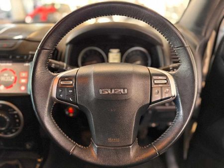 2022-Isuzu-D-Max-300-LX-Double-Cab_11