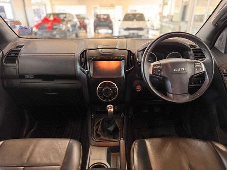 2022-Isuzu-D-Max-300-LX-Double-Cab_5