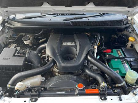 2022-Isuzu-D-Max-300-LX-Double-Cab_7