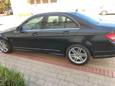 2009-Mercedes-Benz-C-Class-C-280-Elegance-Auto_2