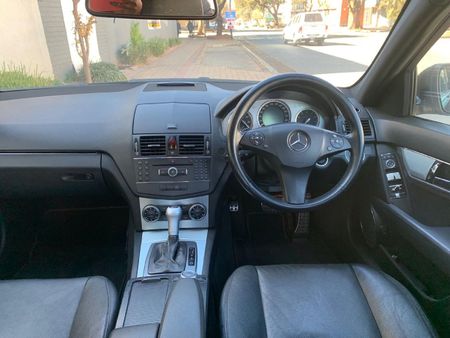 2009-Mercedes-Benz-C-Class-C-280-Elegance-Auto_8