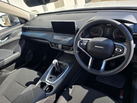 2025-Haval-Jolion-15T-City_10