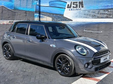 2021-MINI-Hatch-Cooper-S-5-dr-Auto_4