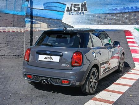 2021-MINI-Hatch-Cooper-S-5-dr-Auto_5